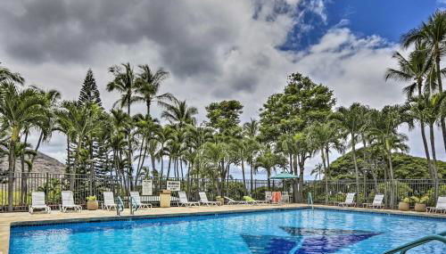 Lush Condo with Community Pool, 1 Mi to Beach! - Foto 2