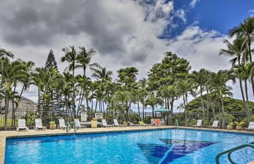 Lush Condo with Community Pool, 1 Mi to Beach! - Foto 2