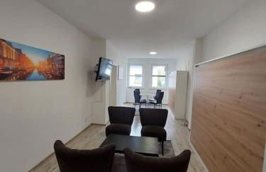 Schöne helle 50qm Suite mit großer Küche - Foto 7