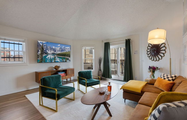 Pine Street Loft –Just steps from Old Town Square! - Photo 12