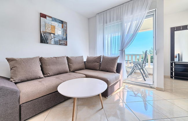 Stipe Residence - Photo 1