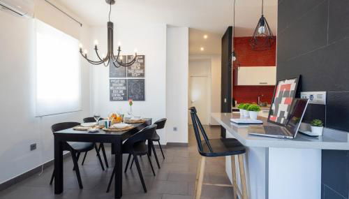 FLORIT FLATS - Stylish 2 Bedroom AC Wifi Terrace Attic in Valencia Center - Foto 2