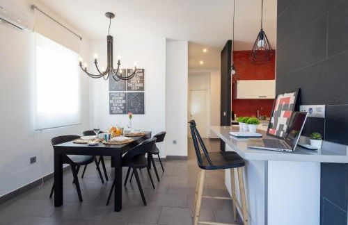 FLORIT FLATS - Stylish 2 Bedroom AC Wifi Terrace Attic in Valencia Center - Foto 2