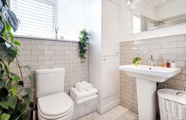 Contemporary Clapham Home Near Wandsworth Common - Photo 15