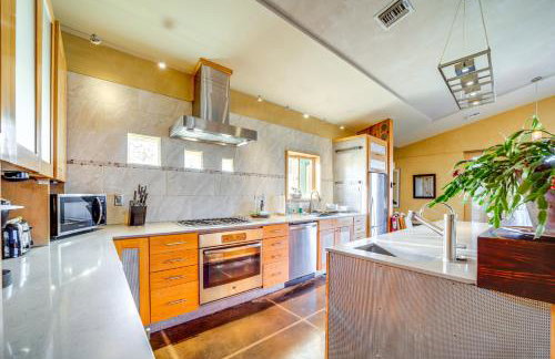 Mtn-View Home with Fenced Backyard in Rimrock! - Foto 10