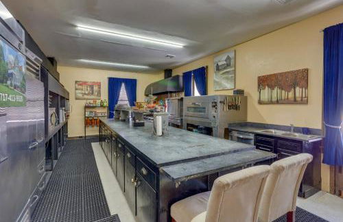 Fun and Unique Home with Vintage Game Room in Annville - Foto 6