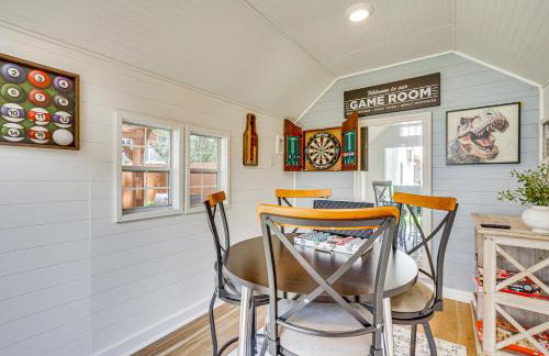 Dtwn Retreat with Game Room! Walk to Hampton Park - Foto 1