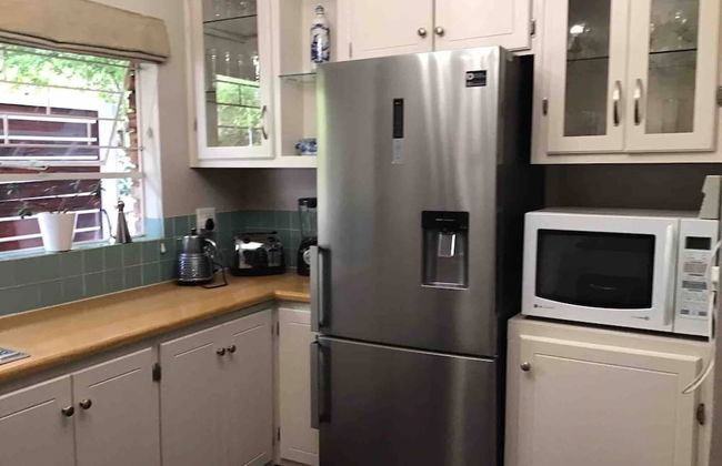 Fully Furnished 3 Bedroom House In in Pentagon Park Bloemfontein - Photo 7