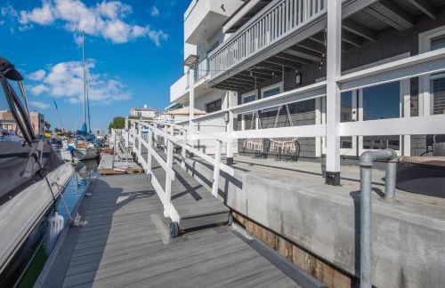 Sunset Island 3 Level Home on the Water sleeps 10 - Photo 56