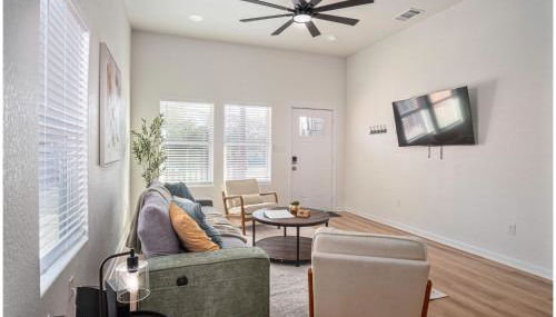 5BR3BA Minutes from the Action with Skyline Views - Foto 4, Other