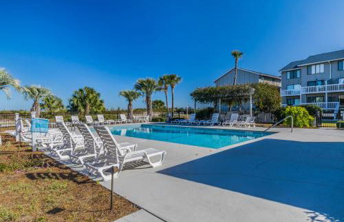 New Listing - Marsh Views Short Walk to Beach and Pools - Double Decks - Foto 30