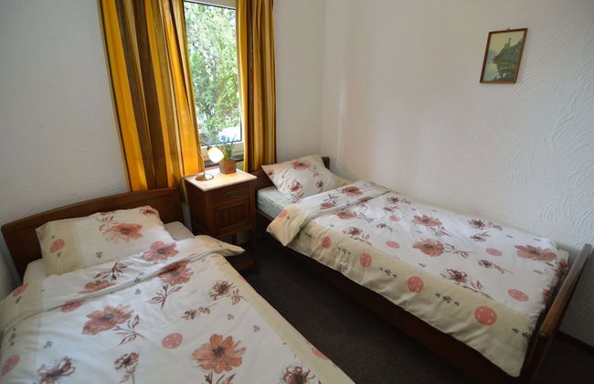 Snug Apartment in Schin op Geul Near Public Pool - Photo 6