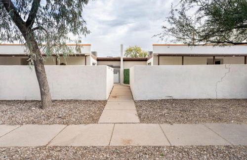 Bright 2BR Oasis Desert Charm and BBQ Nights - Foto 15