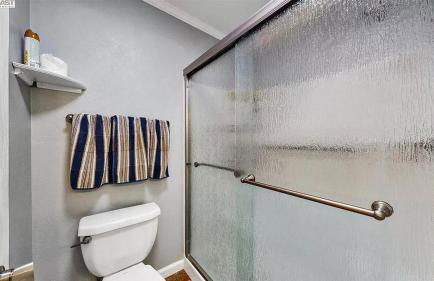 Waterfront Sleeps 6 near Marina with Hot Tub - Foto 5