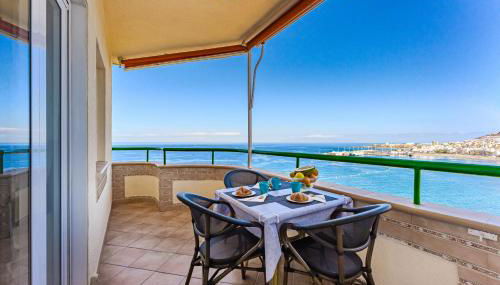 Ocean View - 1 Bedroom Apartment in Los Cristianos - Photo 2