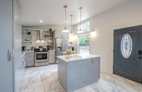 Serene Hill Country Home w/ Romantic Garden Escape - Foto 6