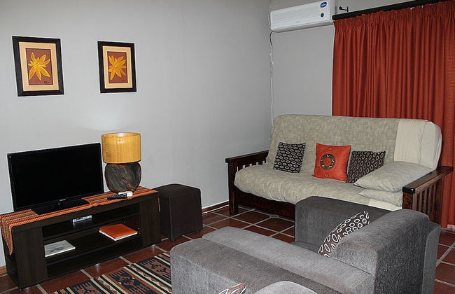 Family Apartment Bloemfontein Cherry Lane Self Catering and BB max 6 Guests - Foto 1