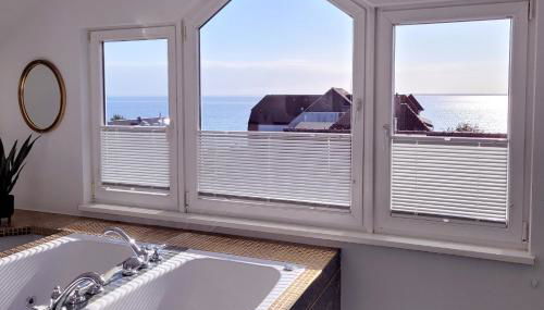 Große Penthouse Ferienwohnung mit Meerblick, Sonnenterrasse & Luxusbad von "Momentic" - Foto 4