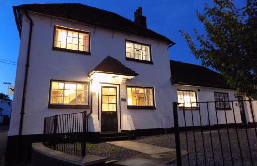 Three-Time Award Winning 1700's Grd 2 listed cottage near Stonehenge - Foto 41