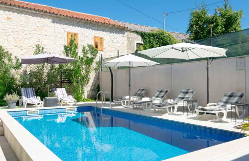 Villa Martin - Countryside Retreat with Pool & Pavilion - Foto 13