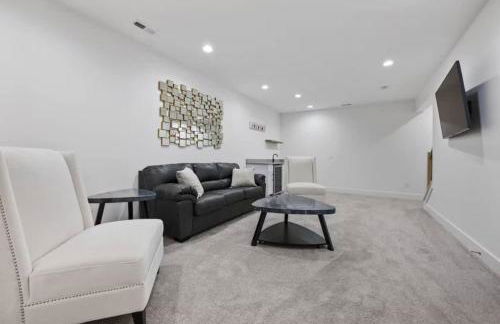 Jungle House Luxury Homes - Columbus Downtown Short North - Near Convention Center & Nationwide Arena - Sleeps up to 15 - Free Parking - Over 5,800 Five Stars - Foto 9