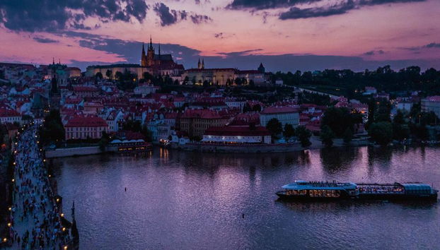 Cena en barco con techo de cristal - Foto 2