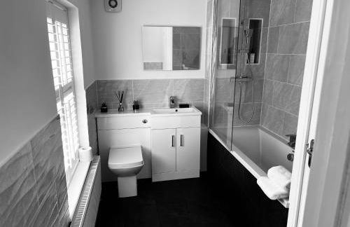 Beautiful, Luxurious 3 Bed house, Perfect for Contractors , Family & Friends - Foto 49