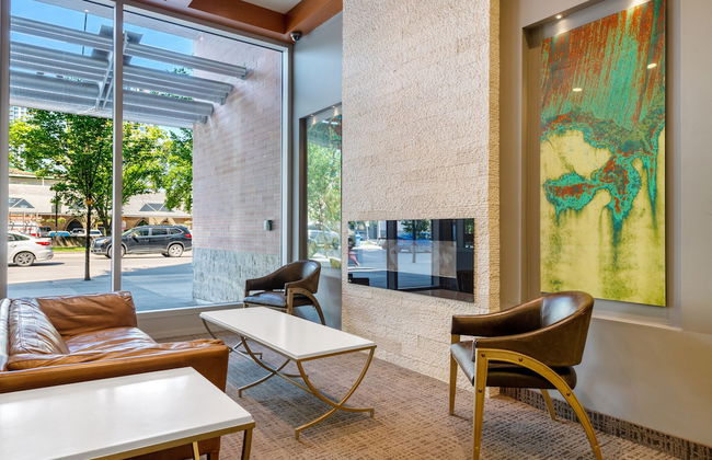 GLOBALSTAY. Modern Downtown Condos. Free parking - Photo 2