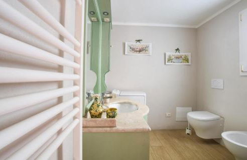 2 Bedroom Lovely Apartment In Gombitelli - Foto 30