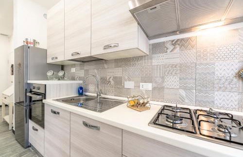 10 minuti a piedi dal mare, grande terrazza con ombrellone - Foto 6