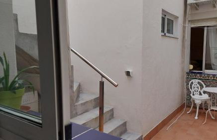 Authentic Triana Flat Wih Private Patio Ground Floor - Photo 11