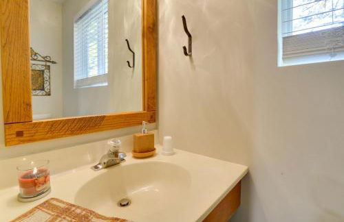 Charming Hidden Valley Resort Home Walk to Slopes - Foto 17