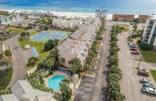Bright 3BR Townhome Gulf Views & Steps to Beach - Foto 34