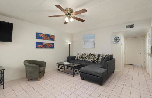Lovely 2 Bed 2 Bath 2nd Floor Condo By Beach - Foto 14