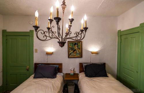 Parkside Paradise Elegant Victorian Home Just Steps from the Park - Foto 29