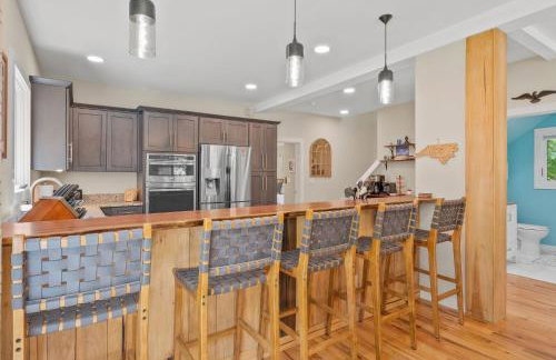 Near Asheville Hot Tub Fire Pit BBQ Sleeps 10 - Foto 16