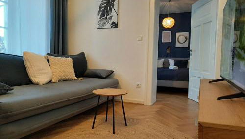 Zentrale Lage I historisch I Parkplatz I Fahrradkeller - Foto 2