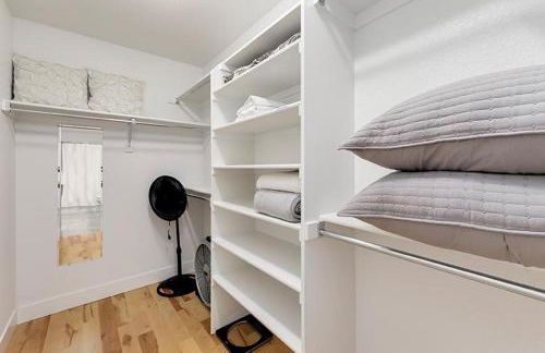 Gorgeous Townhome Steps From the Brewery District! - Foto 48