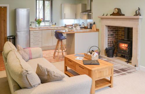 Addycombe Cottage - Photo 1