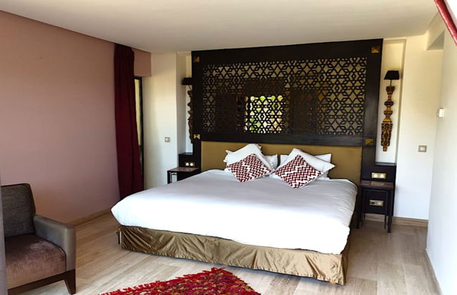 13 Bedroom Villa With Heated Pool, Golf Course, Seaside - Photo 3