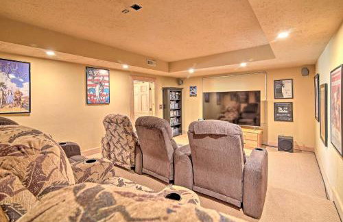 Lake Hartwell Lodge with Dock, Theater and Hot Tub! - Foto 26