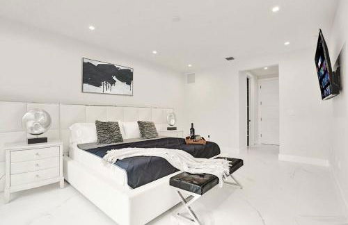 4BR w htd Pool Walk to Las Olas 5mins to Beach - Foto 35