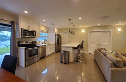 Lakefront Vacation Home - Sleeps 8 - Foto 9