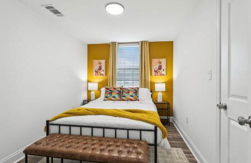 Spacious 10BR NOLA Home, Perfect for Groups, King bed - Foto 35