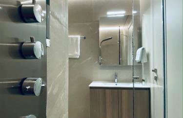 Athens Riviera 2-Bed Apt & Pool Access #Unoblu® - Photo 17