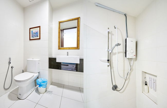 OYO Home 44001 Elegant Studio Setia Alam Trefoil - Foto 12