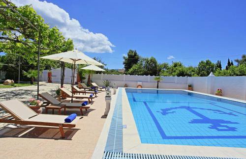 Villa Paradiso: Near beach, superb pool and garden - Photo 11