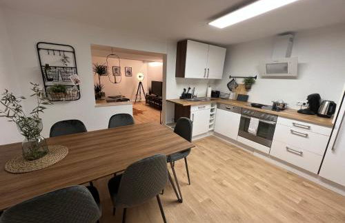 MODERNES HAUS FÜR 7 GÄSTE 90m2 TV NETFLIX WLAN - Foto 2