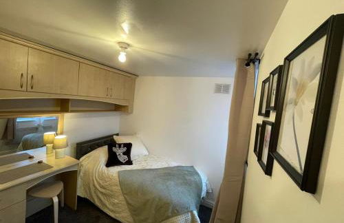 Newly renovated 2 bed apartment - Foto 9