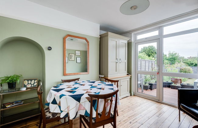 Cheerfull 3-bedroom Home With Parking Garden - Foto 7